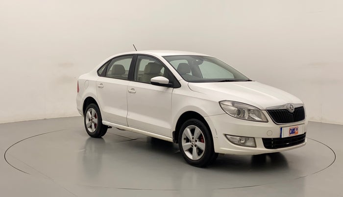 2016 Skoda Rapid 1.6 MPI STYLE PLUS MT, Petrol, Manual, 1,19,319 km, Right Front Diagonal