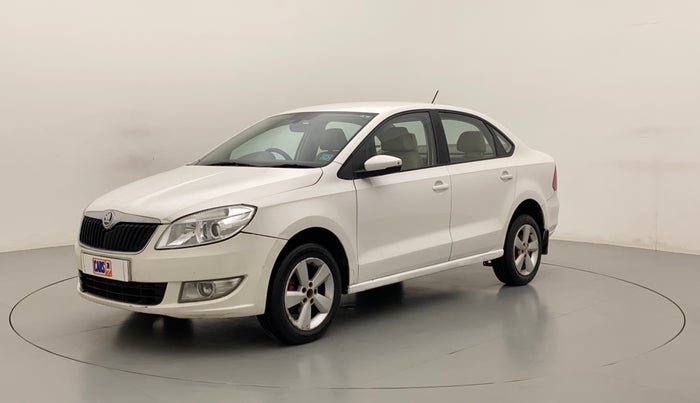 2016 Skoda Rapid 1.6 MPI STYLE PLUS MT, Petrol, Manual, 1,19,319 km, Left Front Diagonal