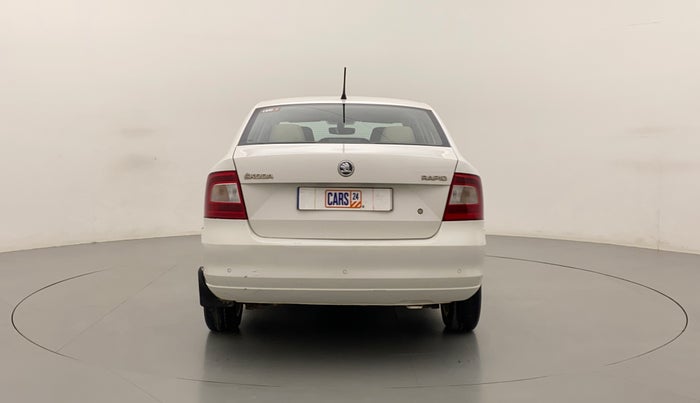 2016 Skoda Rapid 1.6 MPI STYLE PLUS MT, Petrol, Manual, 1,19,319 km, Back/Rear