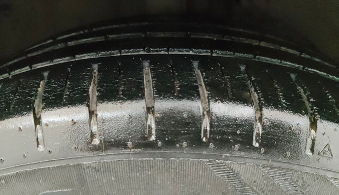 2020 Maruti Baleno ZETA CVT PETROL 1.2, Petrol, Automatic, 40,290 km, Right Front Tyre Tread