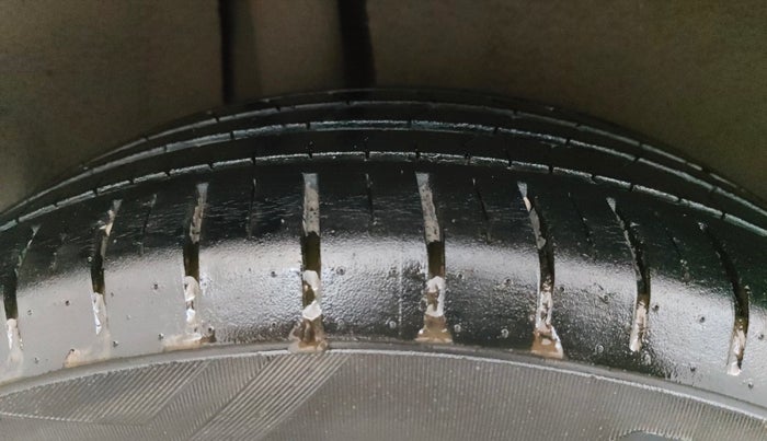 2020 Maruti Baleno ZETA CVT PETROL 1.2, Petrol, Automatic, 40,290 km, Right Rear Tyre Tread