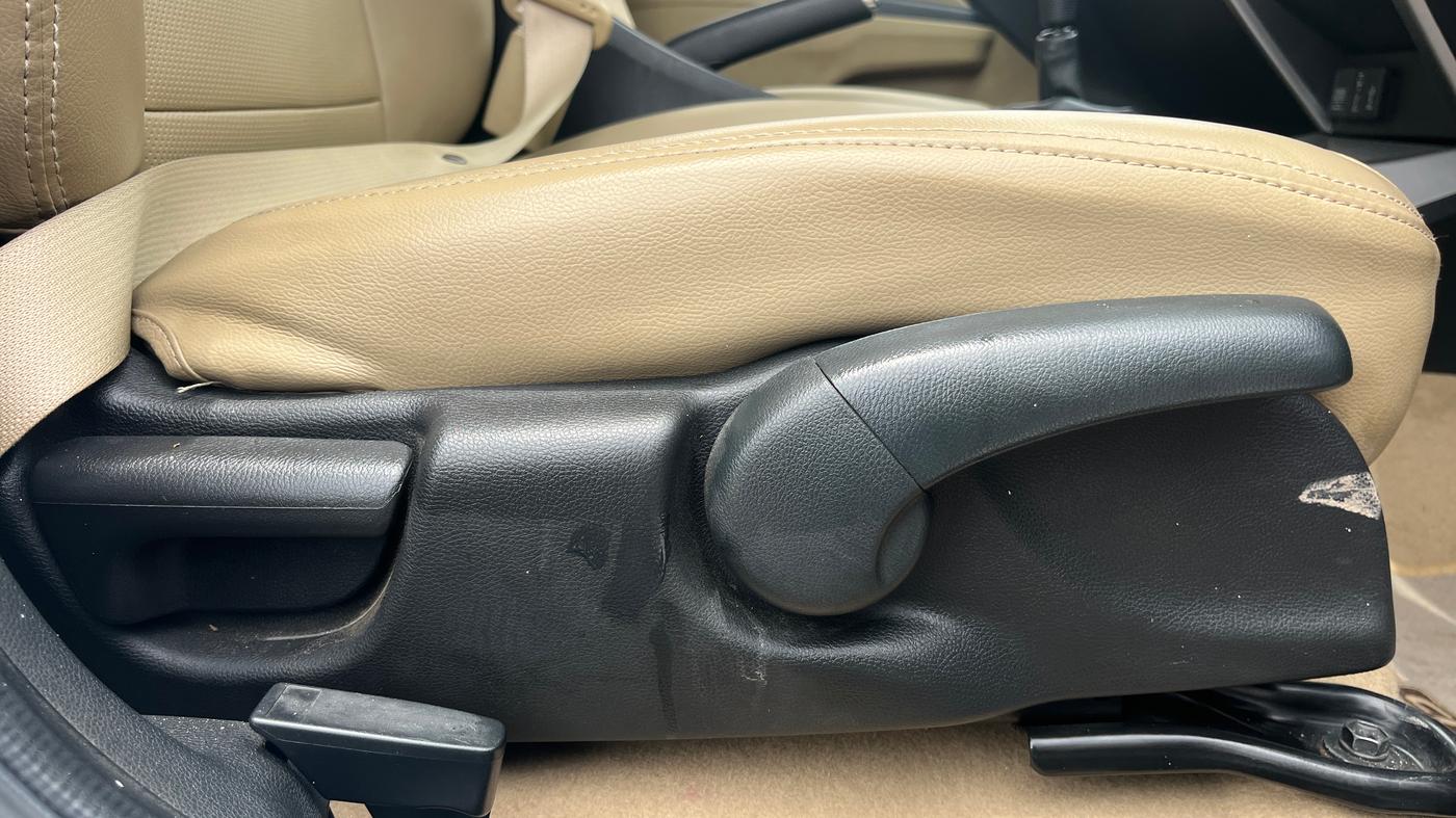 2022 Honda City 1.5L I-VTEC V MT 5TH GEN, Petrol, Manual, 38,206 km, Driver Side Adjustment Panel