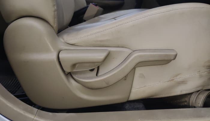 2014 Honda Amaze 1.2L I-VTEC S AT, Petrol, Automatic, 25,017 km, Driver Side Adjustment Panel