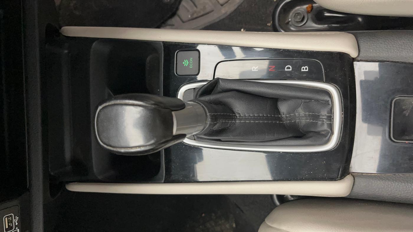 2022 Honda City ZX HYBRID, Hybrid, Automatic, 67,065 km, Gear Lever