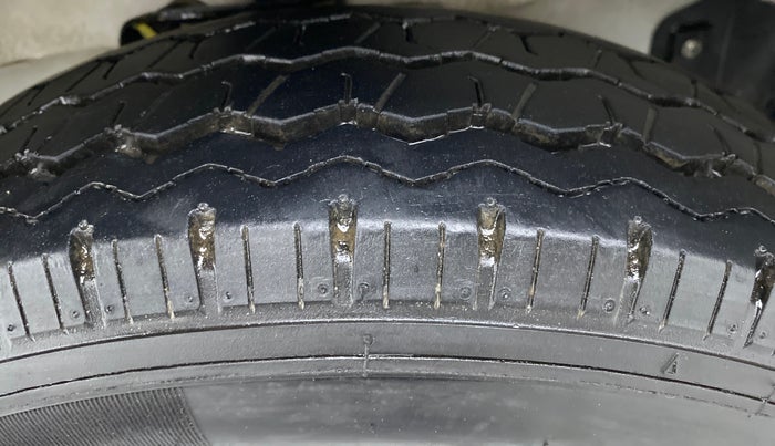 2021 Maruti Eeco 5 STR WITH AC PLUSHTR, Petrol, Manual, 11,577 km, Left Front Tyre Tread