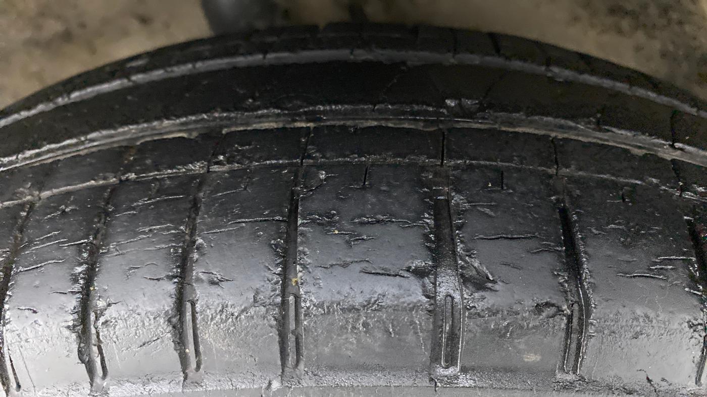 2011 Maruti Wagon R 1.0 LXI, Petrol, Manual, 80,404 km, Left Front Tyre Tread