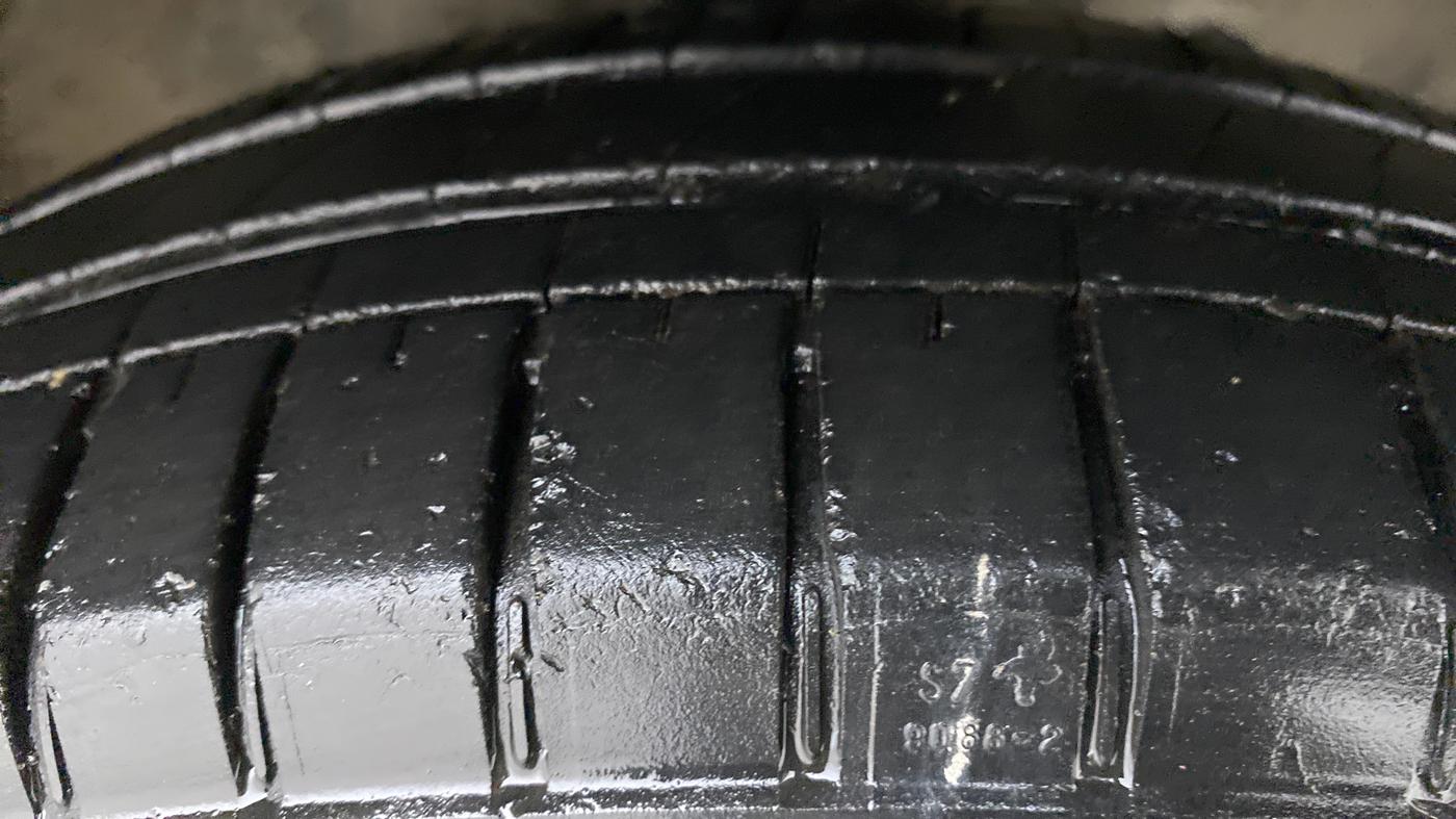 2011 Maruti Wagon R 1.0 LXI, Petrol, Manual, 80,404 km, Right Front Tyre Tread