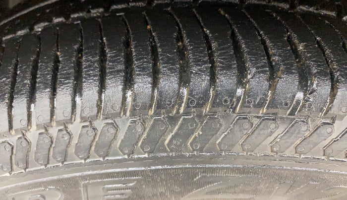 2017 Ford Ecosport TITANIUM 1.5L DIESEL, Diesel, Manual, 38,354 km, Left Front Tyre Tread