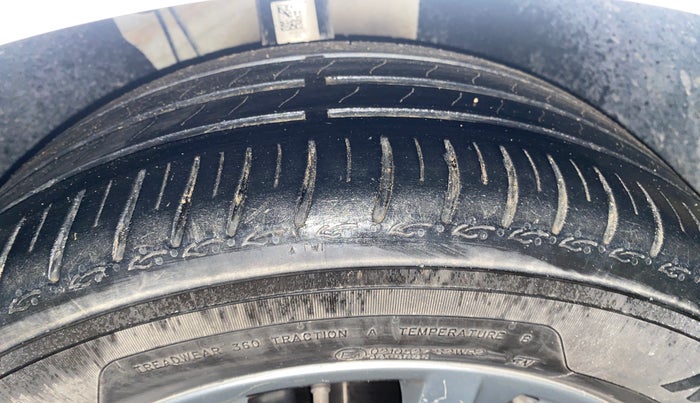 2022 Skoda SLAVIA AMBITION 1.0L TSI MT, Petrol, Manual, 34,754 km, Right Front Tyre Tread