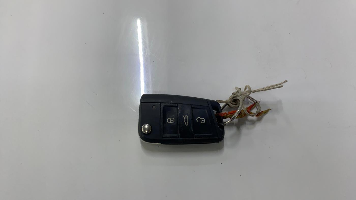 2022 Skoda SLAVIA AMBITION 1.0L TSI MT, Petrol, Manual, 34,754 km, Key Close Up