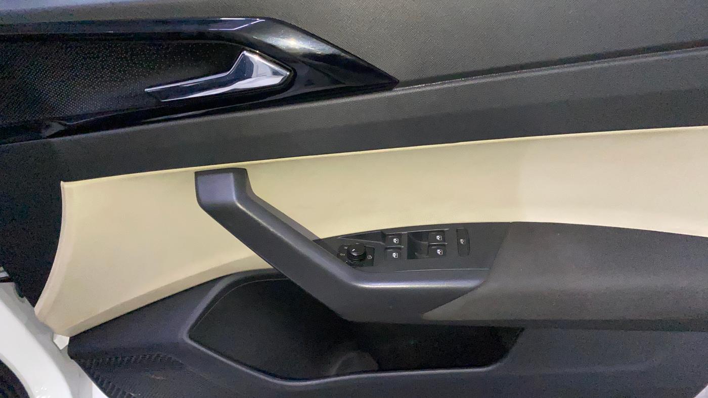2022 Skoda SLAVIA AMBITION 1.0L TSI MT, Petrol, Manual, 34,754 km, Driver Side Door Panels Control