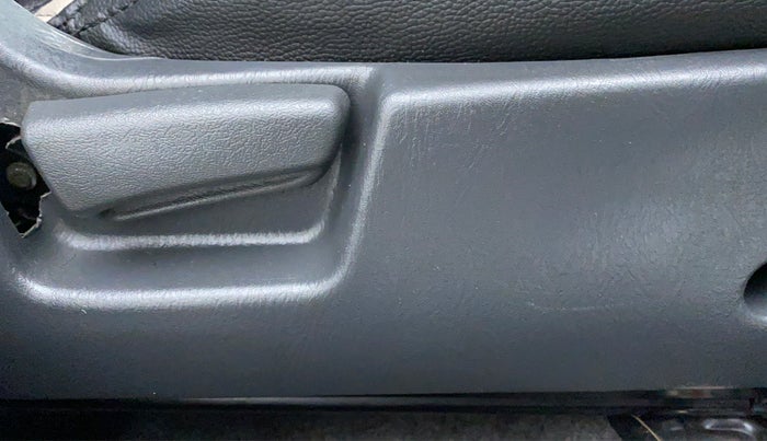 2018 Maruti Alto K10 VXI P, Petrol, Manual, 14,382 km, Driver Side Adjustment Panel