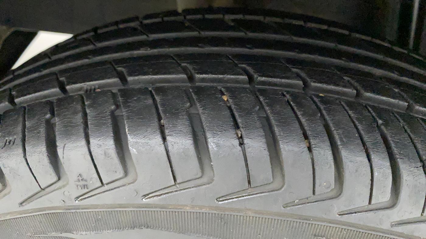 2018 Datsun Redi Go T (O), Petrol, Manual, 28,792 km, Right Rear Tyre Tread