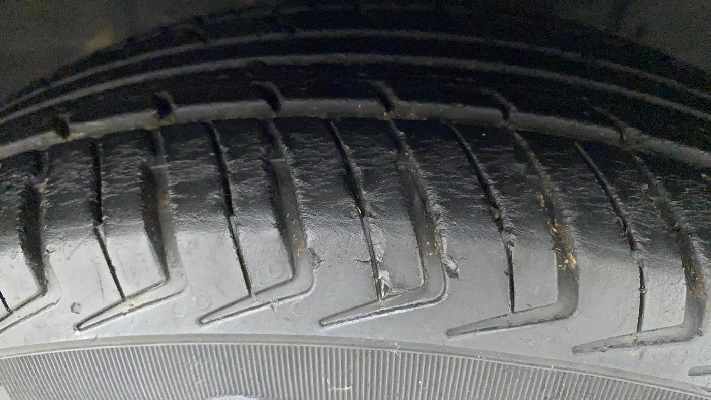 2018 Datsun Redi Go T (O), Petrol, Manual, 28,792 km, Right Front Tyre Tread