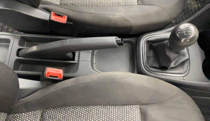 2017 Volkswagen Ameo TRENDLINE 1.2L, Petrol, Manual, 80,212 km, Gear Lever