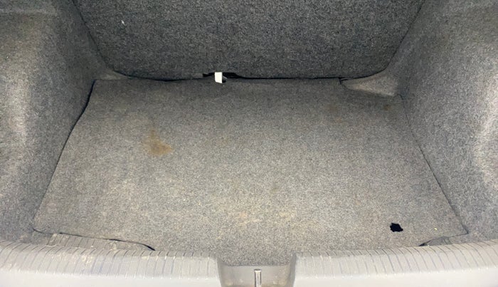 2017 Volkswagen Ameo TRENDLINE 1.2L, Petrol, Manual, 80,212 km, Boot Inside