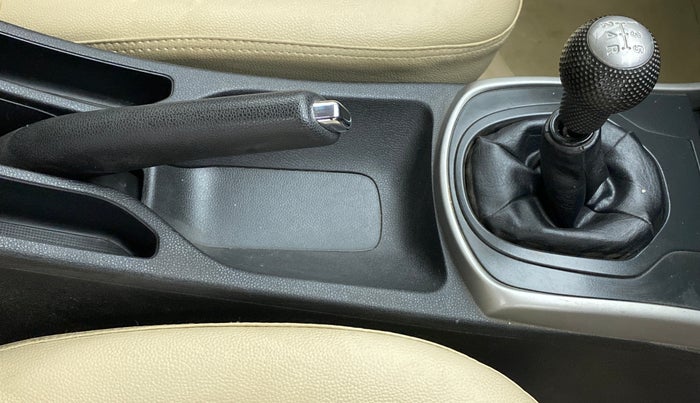 2017 Honda City SV MT PETROL, Petrol, Manual, 69,469 km, Gear Lever