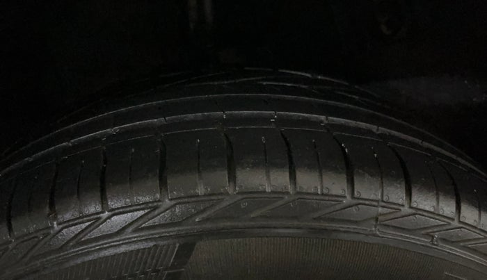 2020 Tata NEXON XZ PLUS PETROL, Petrol, Manual, 26,060 km, Right Rear Tyre Tread
