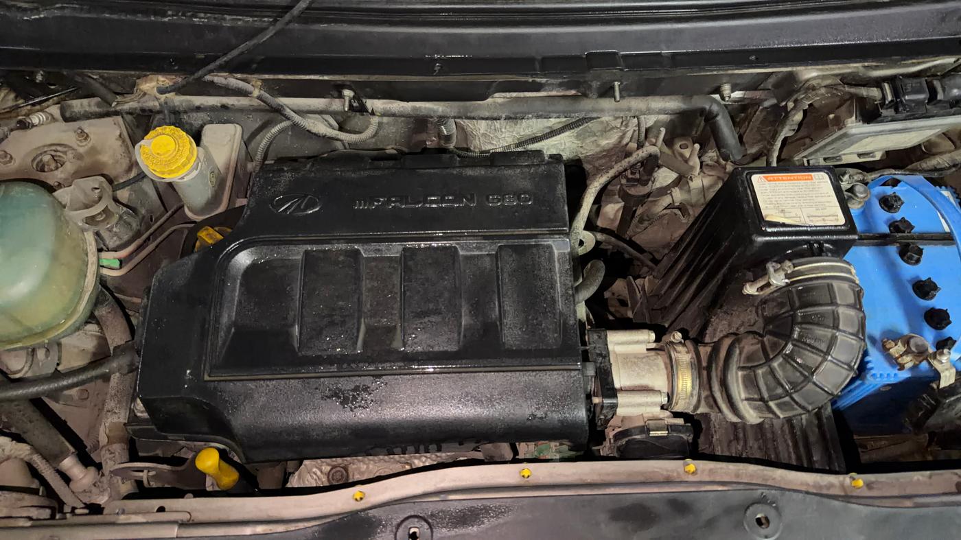 2016 Mahindra Kuv100 K8 6 STR, Petrol, Manual, 52,031 km, Engine View