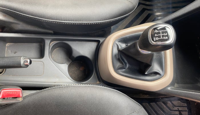 2017 Hyundai Grand i10 SPORTZ (O) 1.2 KAPPA VTVT, Petrol, Manual, 35,629 km, Gear Lever