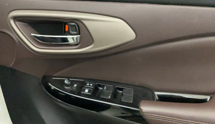 2024 Toyota Urban Cruiser Taisor V 1.0 Petrol MT, Petrol, Manual, 18,391 km, Driver Side Door Panels Control