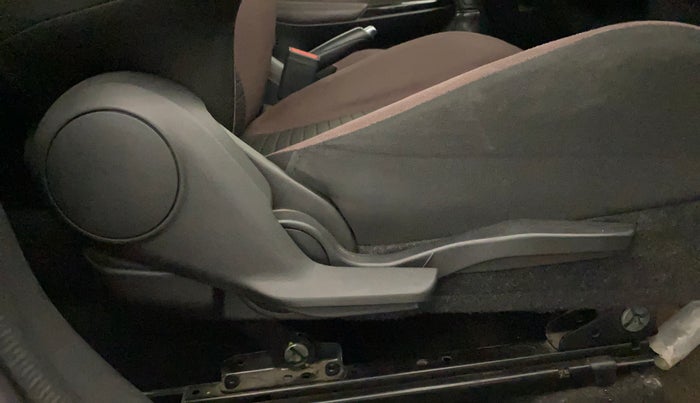 2024 Toyota Urban Cruiser Taisor V 1.0 Petrol MT, Petrol, Manual, 18,391 km, Driver Side Adjustment Panel