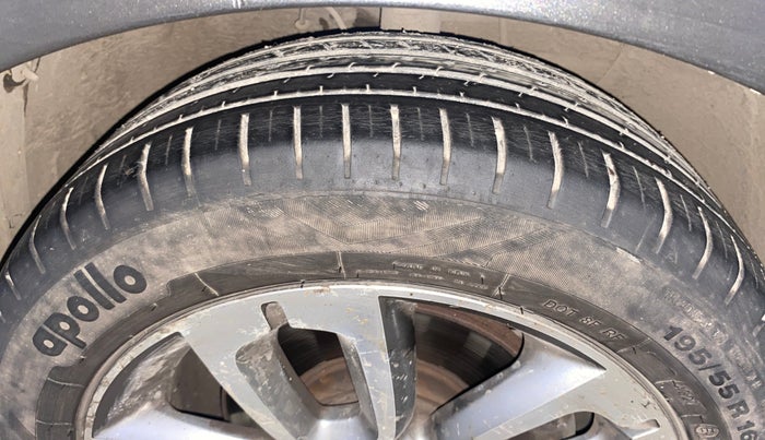 2016 Hyundai i20 Active 1.2 S, Petrol, Manual, 1,00,921 km, Right Front Tyre Tread