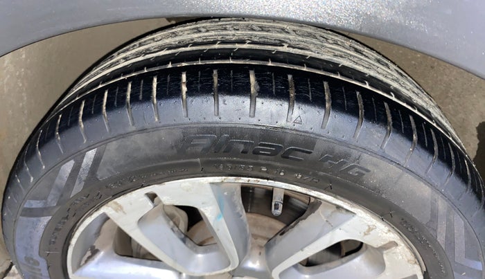 2016 Hyundai i20 Active 1.2 S, Petrol, Manual, 1,00,921 km, Left Front Tyre Tread