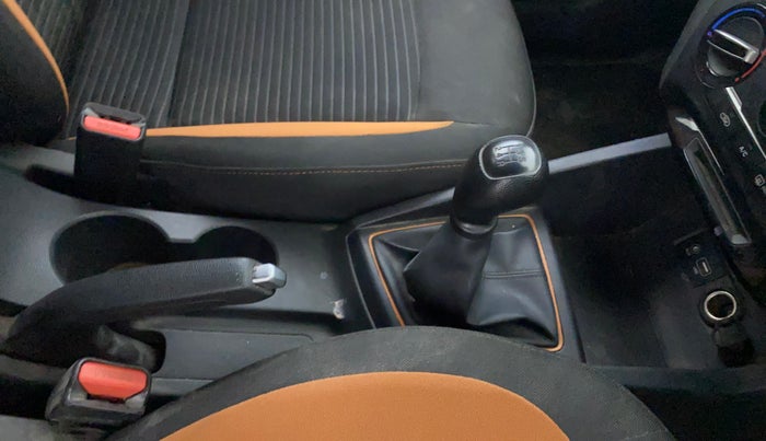 2016 Hyundai i20 Active 1.2 S, Petrol, Manual, 1,00,921 km, Gear Lever