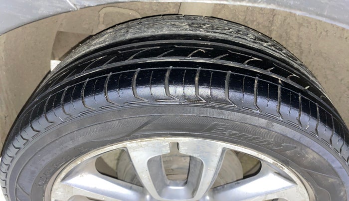 2016 Hyundai i20 Active 1.2 S, Petrol, Manual, 1,00,921 km, Right Rear Tyre Tread