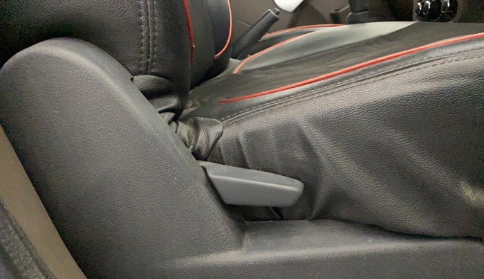 2017 Renault Duster RXE 1.6 PETROL, Petrol, Manual, 61,158 km, Driver Side Adjustment Panel