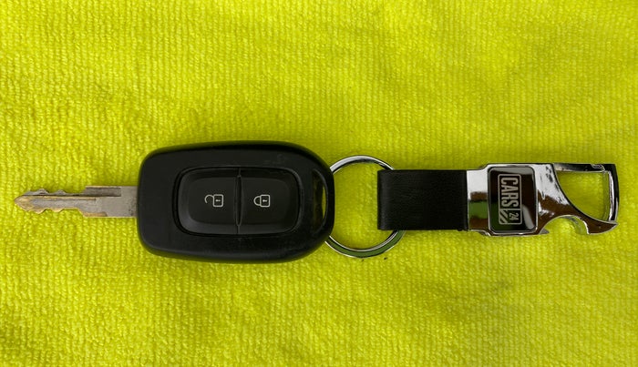 2018 Datsun Redi Go T (O), CNG, Manual, 19,445 km, Key Close Up