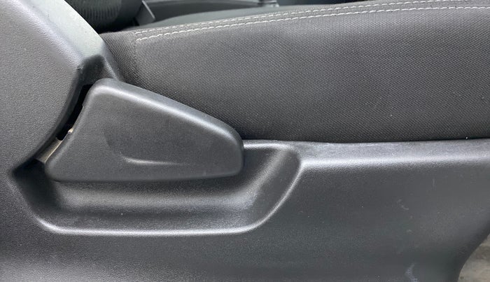 2018 Datsun Redi Go T (O), CNG, Manual, 19,445 km, Driver Side Adjustment Panel