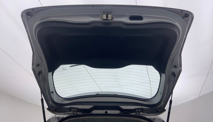 2017 Maruti Vitara Brezza ZDI, Diesel, Manual, 8,483 km, Boot Door Open