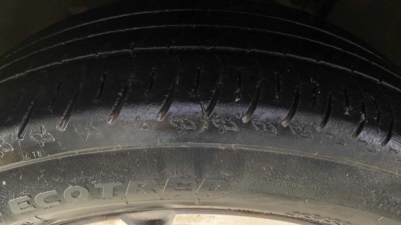 2021 Skoda KUSHAQ STYLE 1.0L TSI MT, Petrol, Manual, 84,898 km, Left Front Tyre Tread