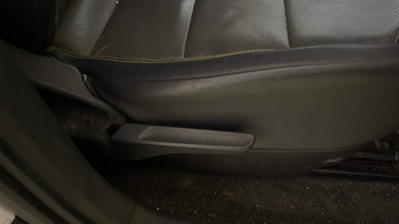 2021 Skoda KUSHAQ STYLE 1.0L TSI MT, Petrol, Manual, 84,898 km, Driver Side Adjustment Panel