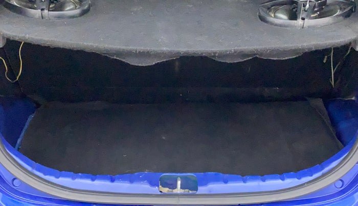 2017 Hyundai Eon ERA +, Petrol, Manual, 43,588 km, Boot Inside