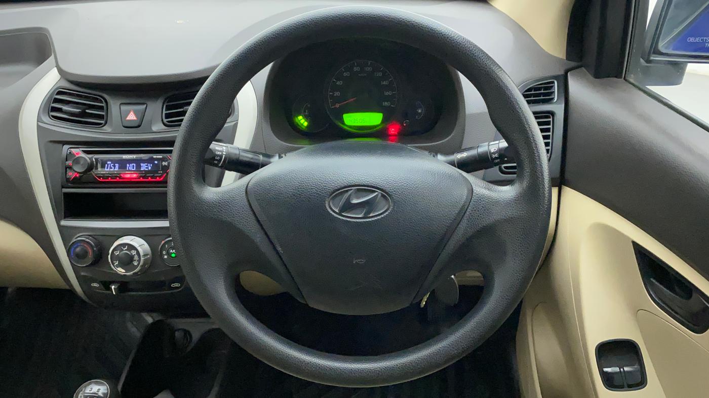 2017 Hyundai Eon ERA +, Petrol, Manual, 43,588 km, Steering Wheel Close Up