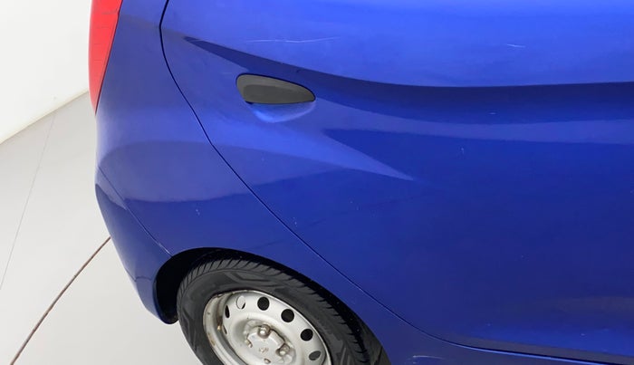 2017 Hyundai Eon ERA +, Petrol, Manual, 43,588 km, Right quarter panel - Slightly rusted