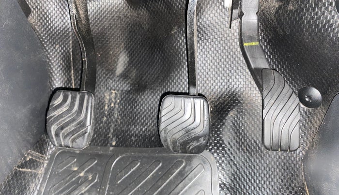 2023 Nissan MAGNITE XV MT, Petrol, Manual, 17,839 km, Pedals