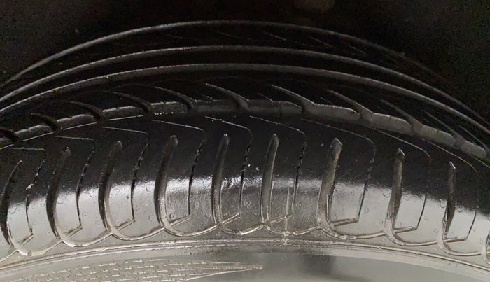 2016 Ford Ecosport TITANIUM 1.5L PETROL AT, Petrol, Automatic, 49,073 km, Left Rear Tyre Tread