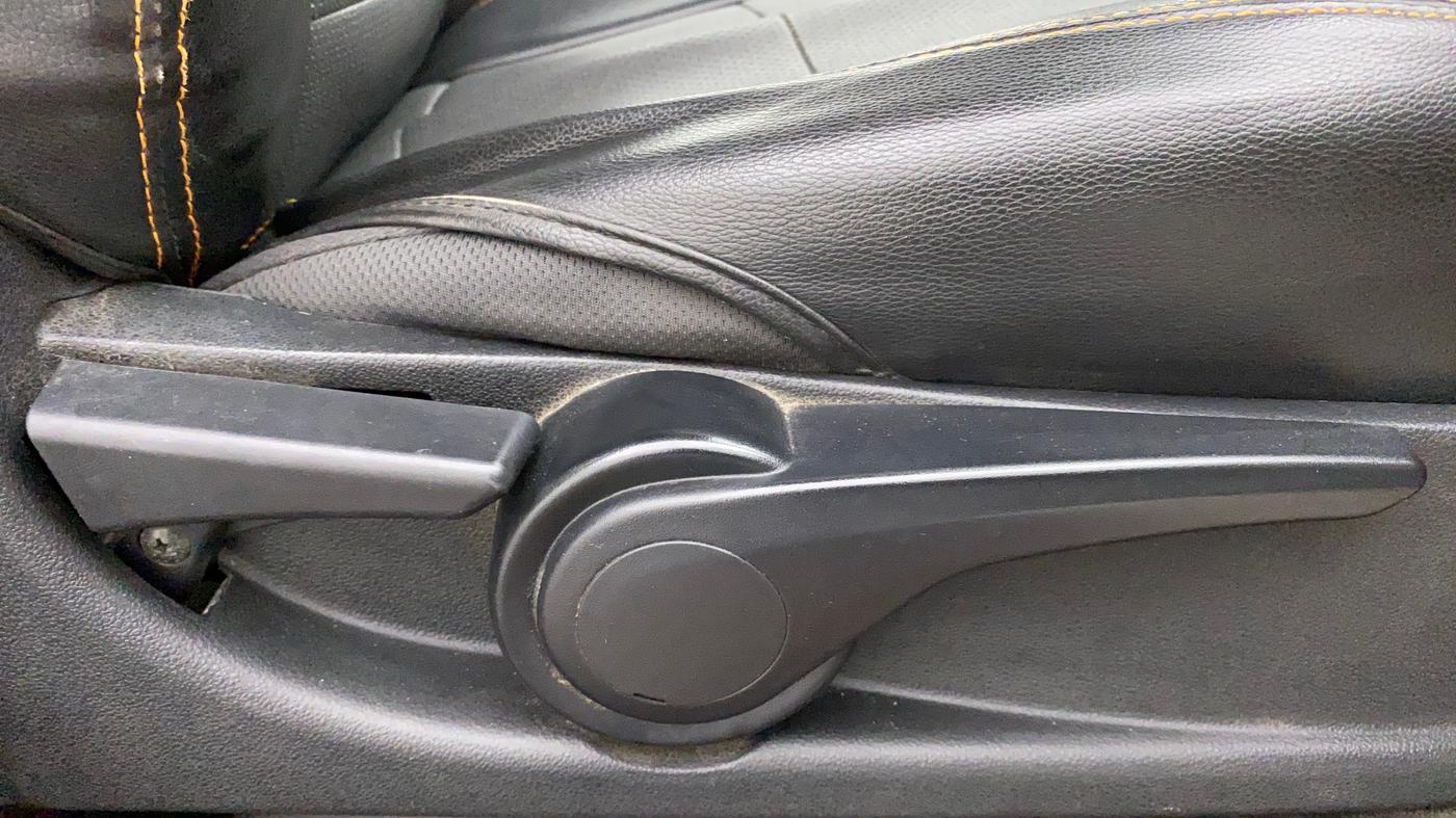 2016 Tata Tiago XZ PETROL, Petrol, Manual, 78,959 km, Driver Side Adjustment Panel