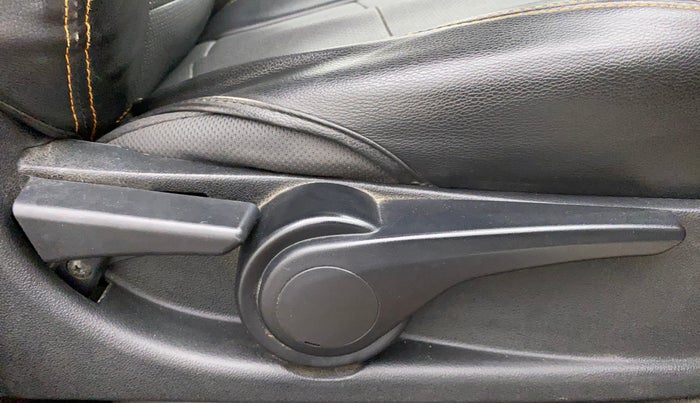 2016 Tata Tiago XZ PETROL, Petrol, Manual, 78,959 km, Driver Side Adjustment Panel