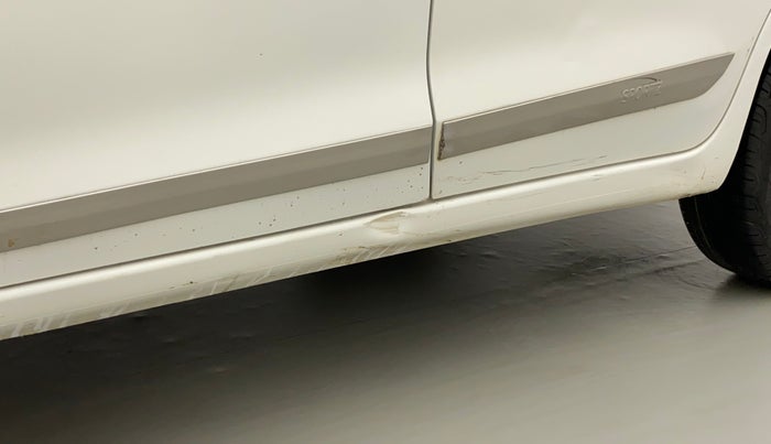 2016 Honda Amaze 1.2L I-VTEC SX, Petrol, Manual, 1,08,133 km, Left running board - Slightly dented