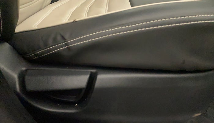 2019 Hyundai NEW SANTRO ERA EXECUTIVE, Petrol, Manual, 56,077 km, Driver Side Adjustment Panel