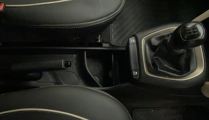 2019 Hyundai NEW SANTRO ERA EXECUTIVE, Petrol, Manual, 56,077 km, Gear Lever