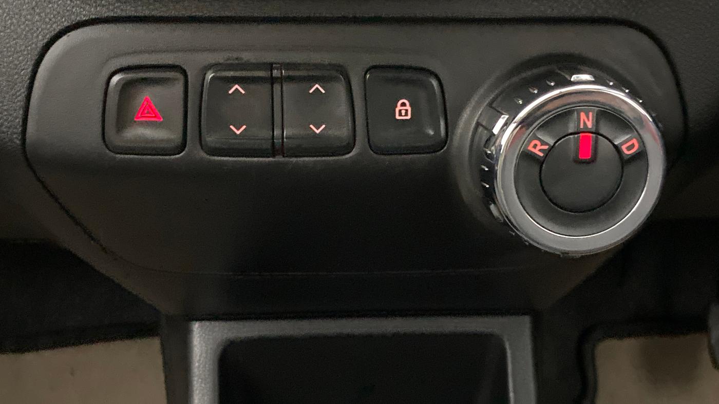 2017 Renault Kwid RXT 1.0 EASY-R AT OPTION, Petrol, Automatic, 37,344 km, Gear Lever