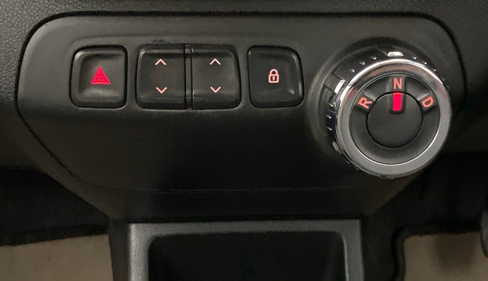 2017 Renault Kwid RXT 1.0 EASY-R AT OPTION, Petrol, Automatic, 37,344 km, Gear Lever