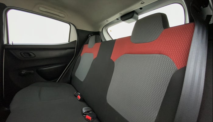2017 Renault Kwid RXT 1.0 EASY-R AT OPTION, Petrol, Automatic, 37,344 km, Right Side Rear Door Cabin