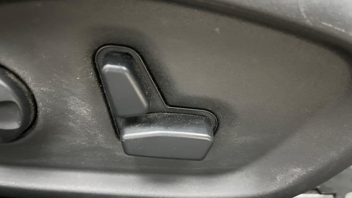 2019 Jeep Compass LIMITED PLUS PETROL AT, Petrol, Automatic, 65,565 km, Driver Side Adjustment Panel